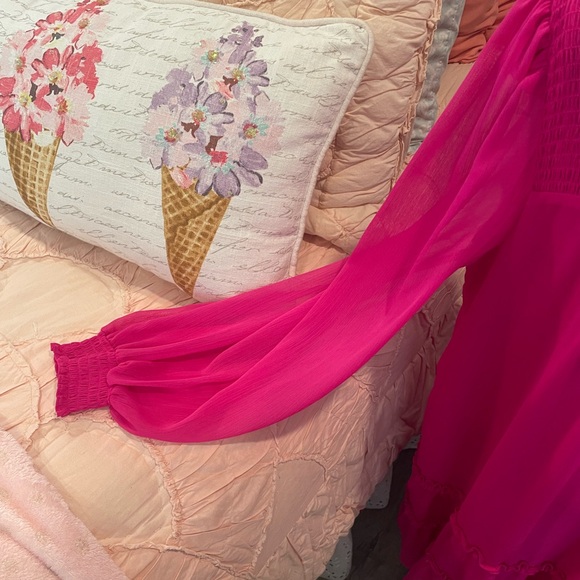 CeCe ๐size large in a beautiful hot pink ๐ - Picture 6 of 7